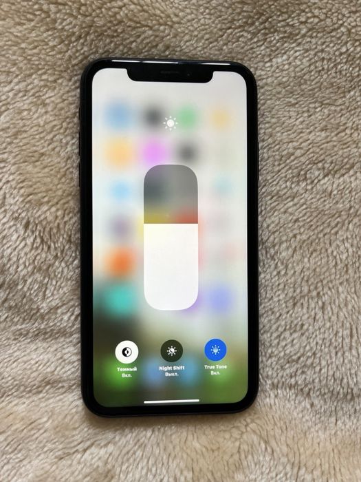Iphone XR 64 gb 84 %