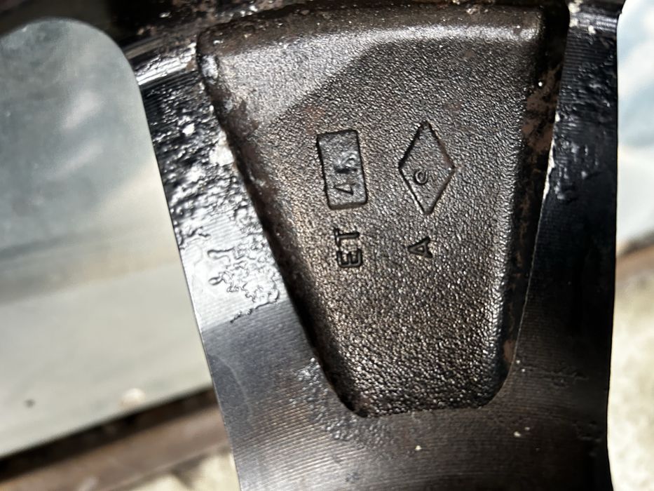 Джанти с гуми 5х114.3 16цола