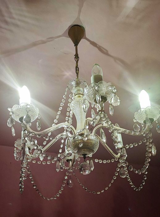 Роскошная хрустальная люстра — добавьте блеска в ваш интерьер!