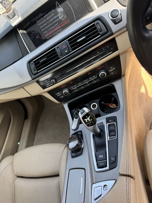 Dezmembrez BMW F10 2015 facelift 525d 218cp M Pachet plafon negru