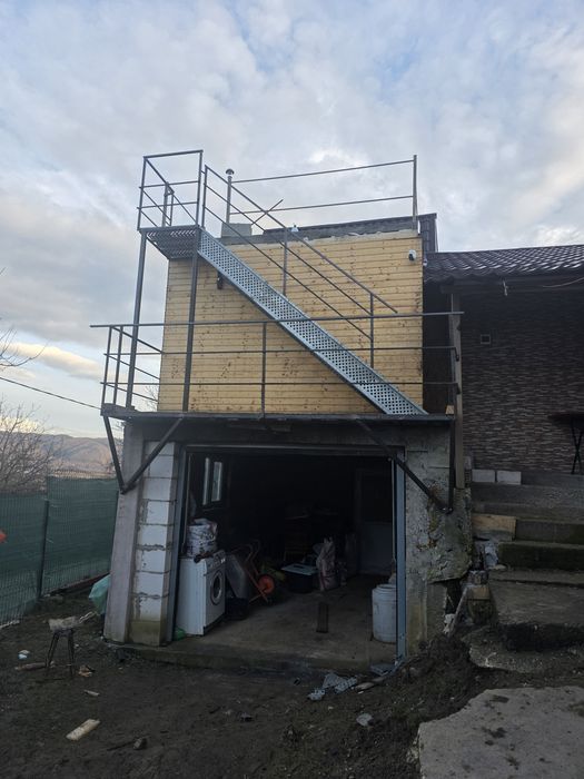 Scari metalice zincate valcea