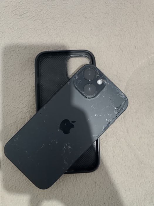 Продам айфон 15 128