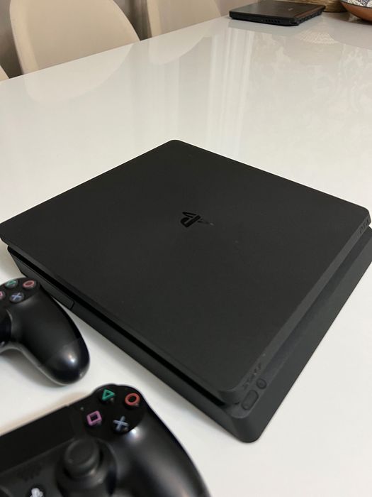 Playstation 4 13.04 versiya slim 500gb в хорошем состояние продается