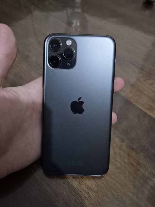 Vând iphone 11 pro