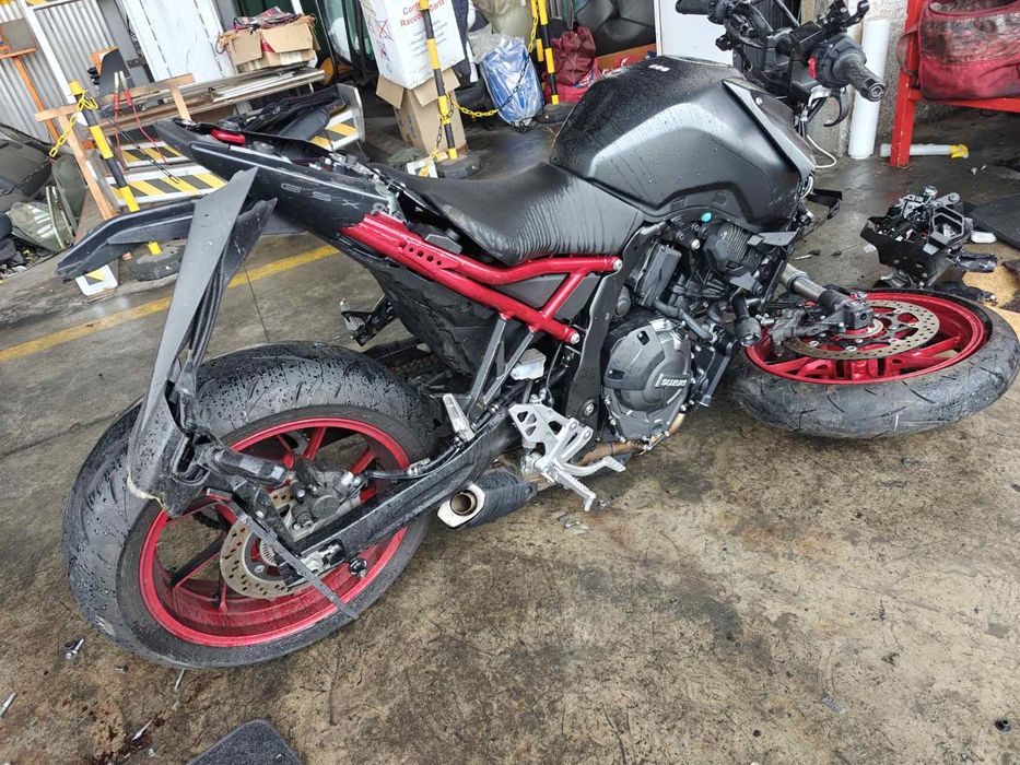 Мотоциклет  СУЗУКИ(Suzuki K4 1000,GSX-8F,Srad,SV 650) на части