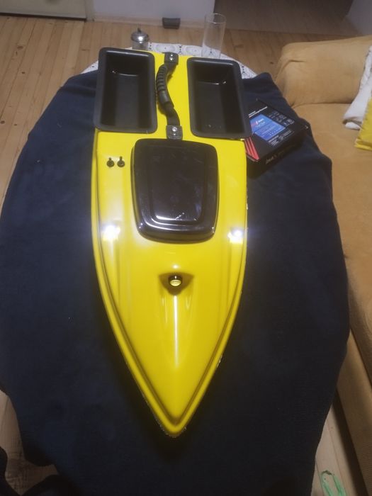 Лодка за захранка