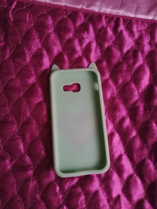 Чехол от сотового телефона.