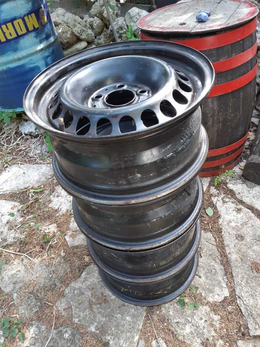 Продавам 4 железни джанти за Мерцедес
