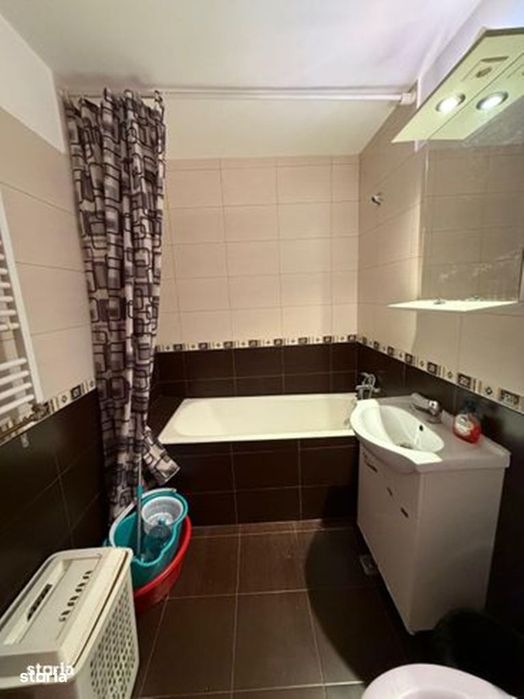 cv 32 B.Voda, apartament 3 camere decomandat ,etaj III