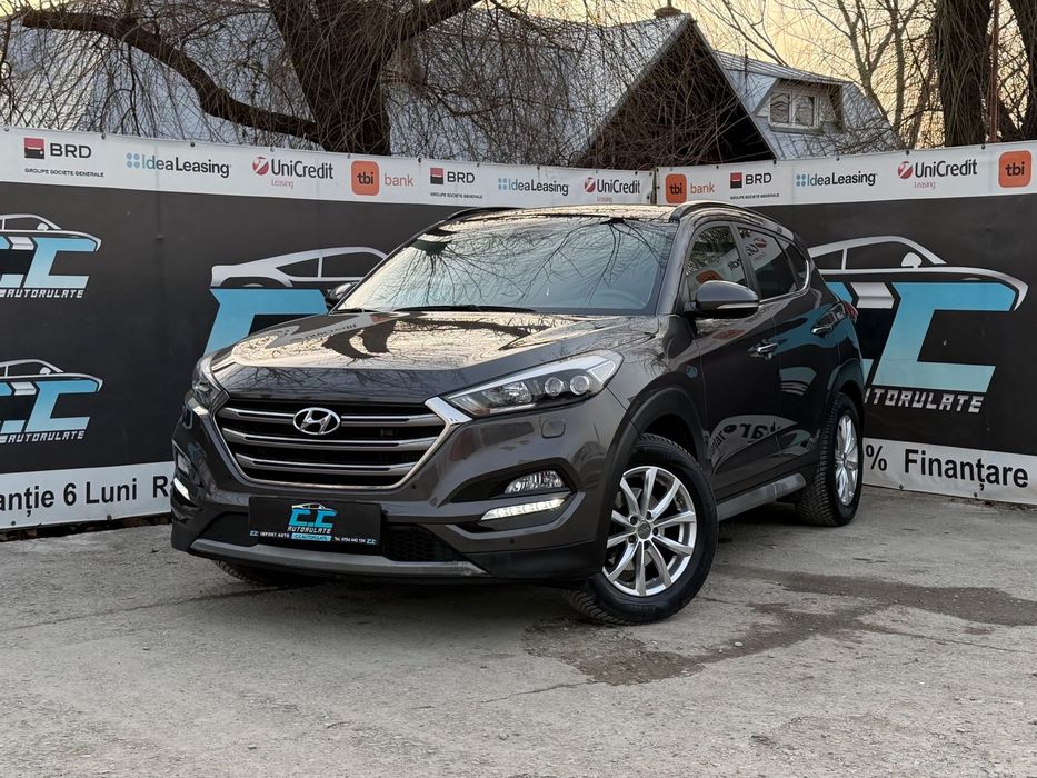 Hyundai Tucson 4X4 Automat Încălzire Keyless Camera Trapa Garantie Rate