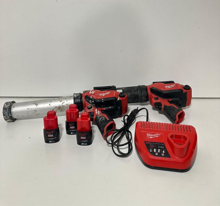 Pistol silicon Milwaukee M12 PCG 2 bucati 900 ron