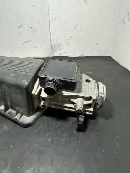 Debitmetru AER BMW Seria 3 E30 E36 316i 1.6 benzina M40 M43 | 1734651