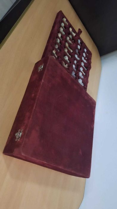 Tabla de sah din marmura FACUTA MANUAL EDITIE LIMITATA ITALIANA cu cutie eleganta (HANDMADE MARBLE CHESSBOARD italian LIMITED EDITION - elegant box)