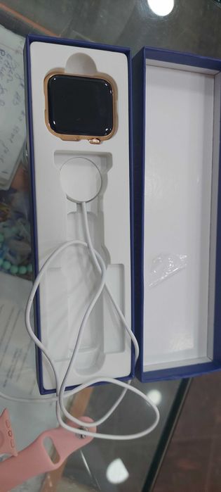 Смарт часовник  с безжично зарядно