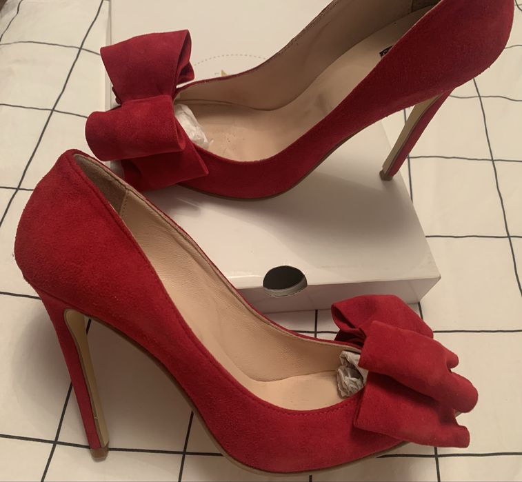 Pantofi stiletto cu toc