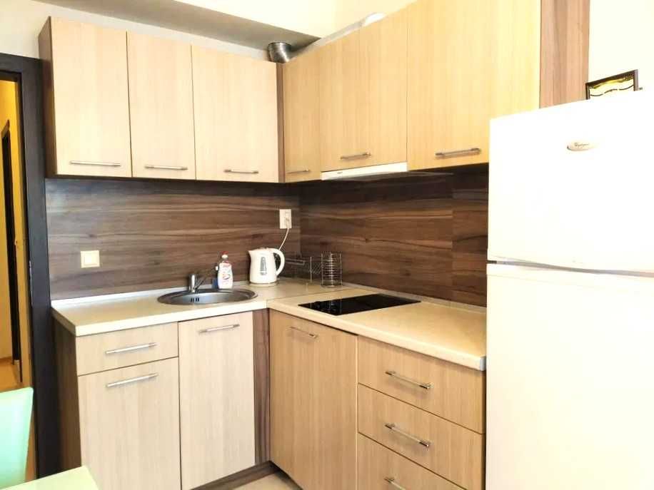 Отличен голям тристаен Черно море 3 до плажовете, собствен двор