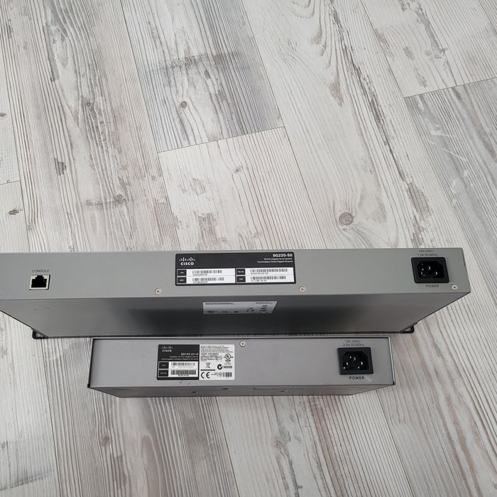 Vand Switch-uri CISCO GIGABIT -  24 si 50 porturi