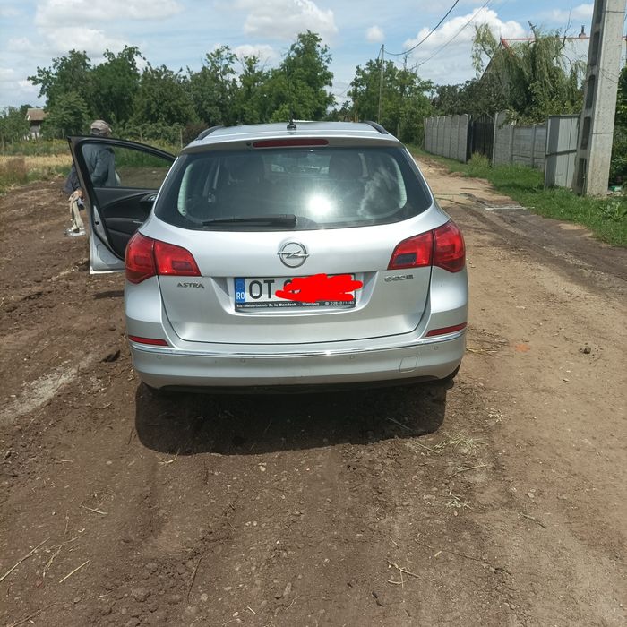 Opel Astra J sports tourer