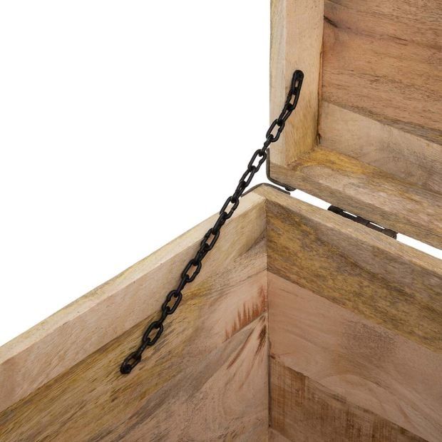 Табуретка във винтидж стил