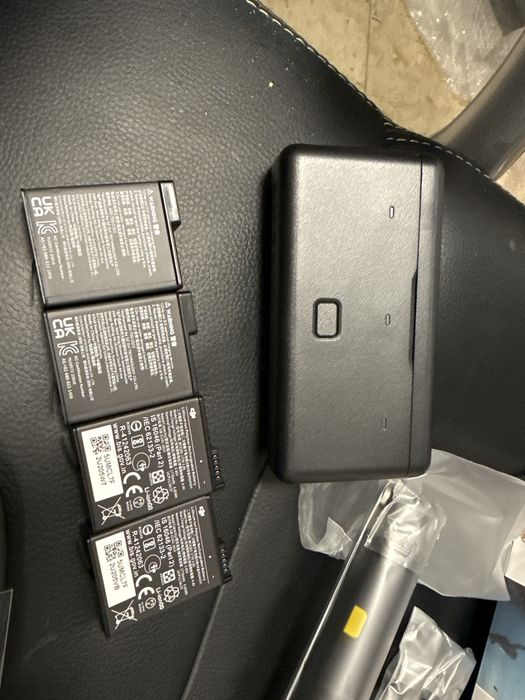 Baterie Incarcator Carcasa accesorii Dji action 4 originale noi