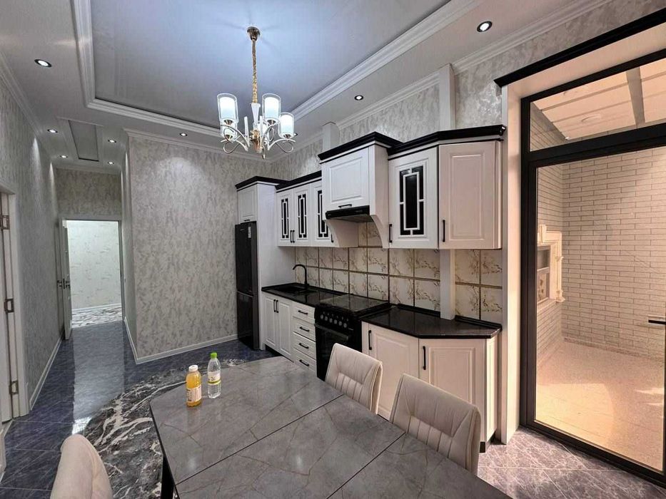 С ПРЕКРАСНЫМ ДВОРИКОМ!  3х комнатная квартира на 3 этаже Октябрьская