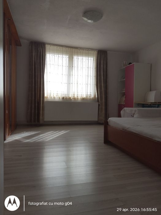 Casa de vanzare cu teren mare