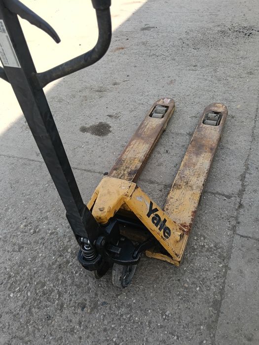 Vând Liza yale 2500 kg