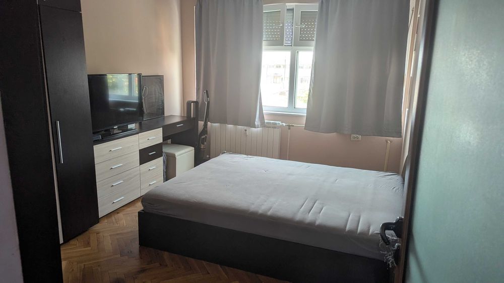 Продава се Четиристаен апартамент в Русе, Център - 101 кв.м за 1436 €/кв.м - Снимка #12