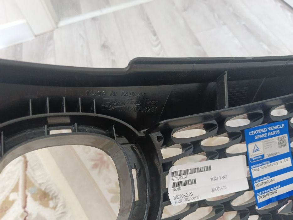 Решетка радиатора Mazda 3 / Mazda Axela