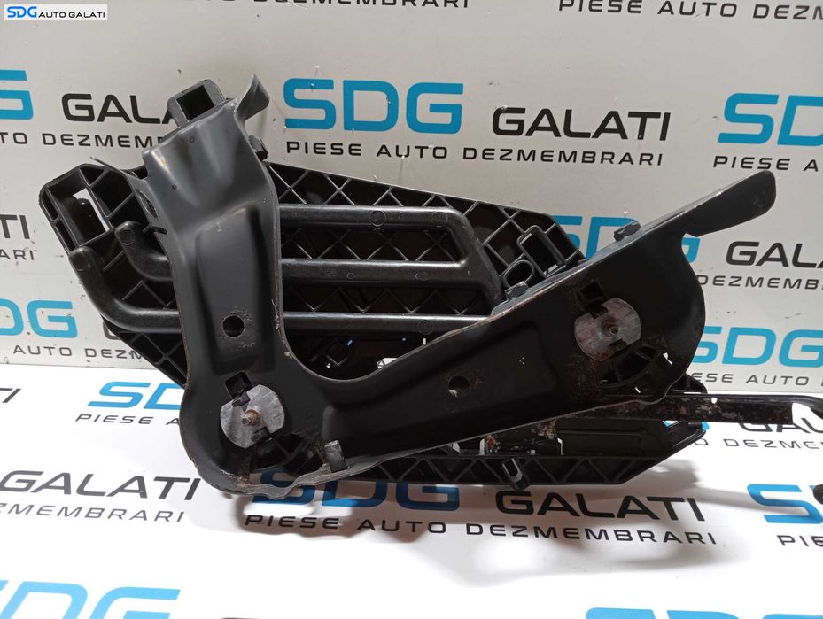 Suport Far Stanga Skoda Octavia 2 Facelift 2.0 TDI 2004 - 2013 Cod 17035201 170352-01 [M6040]
