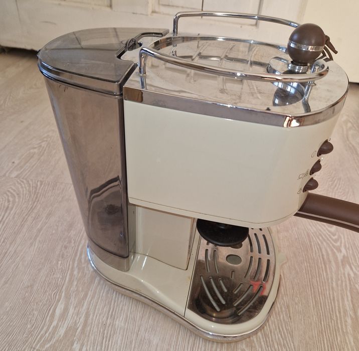 Aparat cafea  Delonghi
