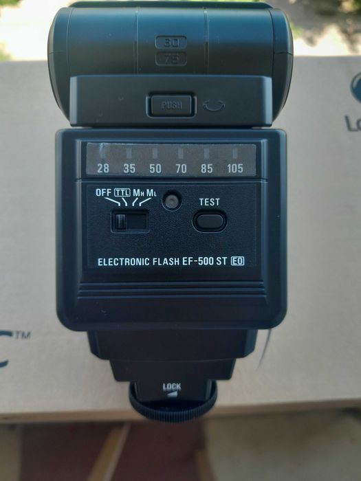 Продавам светкавица SIGMA EF-500 ST EO