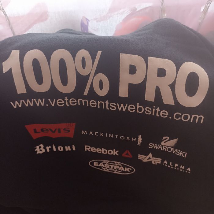 продам кофту vetements