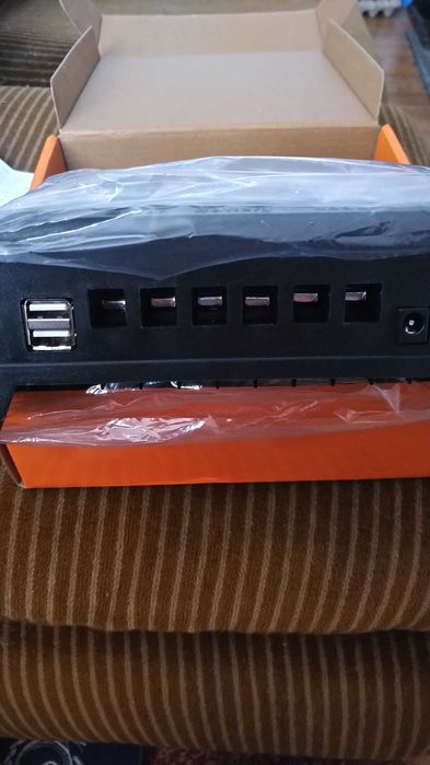 Соларен контролер с алуминиев радиатор и светещ дисплей