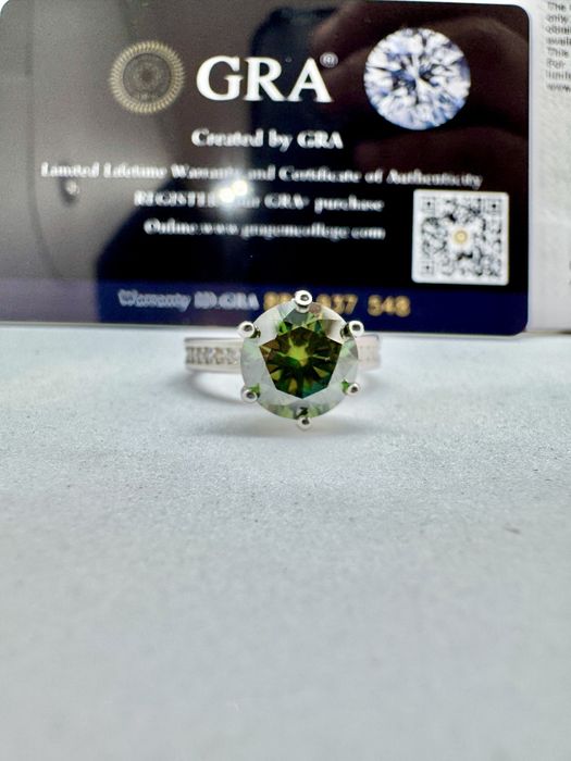 Сребърен пръстен с мойсанит (Диамант) 3 карата