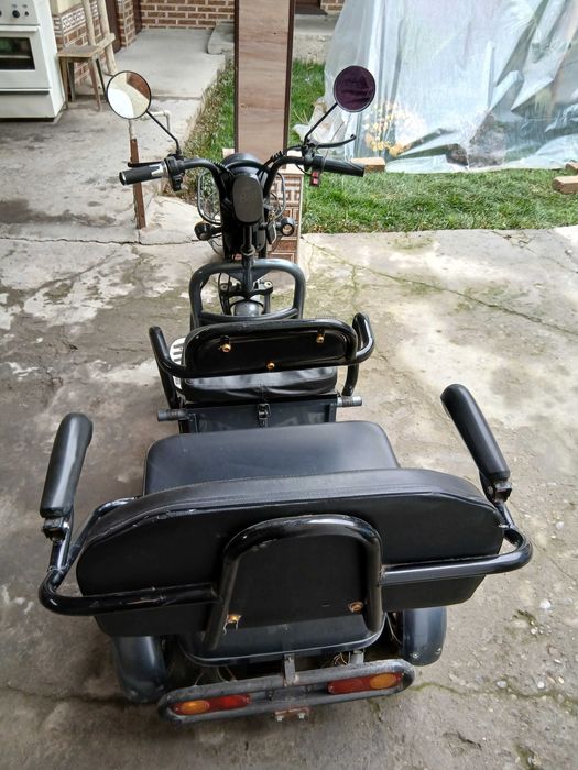 Трёхколёсный скутер