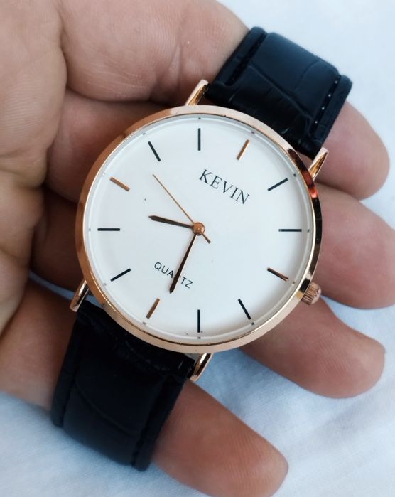 Ceas de mână Kevin cu quartz, din oțel inoxidabil, curea din piele.