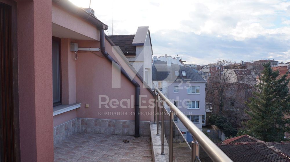 Продава се Тристаен апартамент в Пловдив, Мараша - 200 кв.м за 1185 €/кв.м - Снимка #1