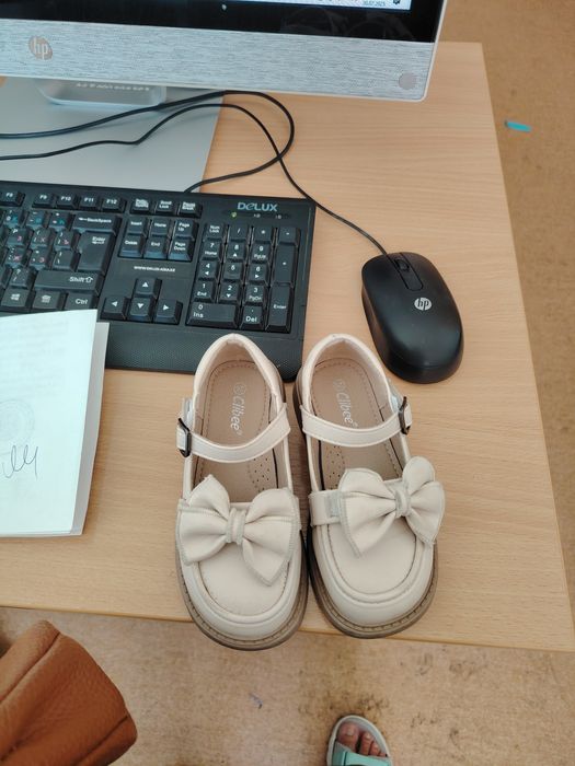 Продам туфли для девочки
