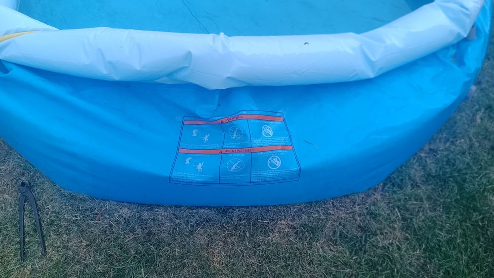 Dau  Gratis piscină  colacul alb scăpă aer
