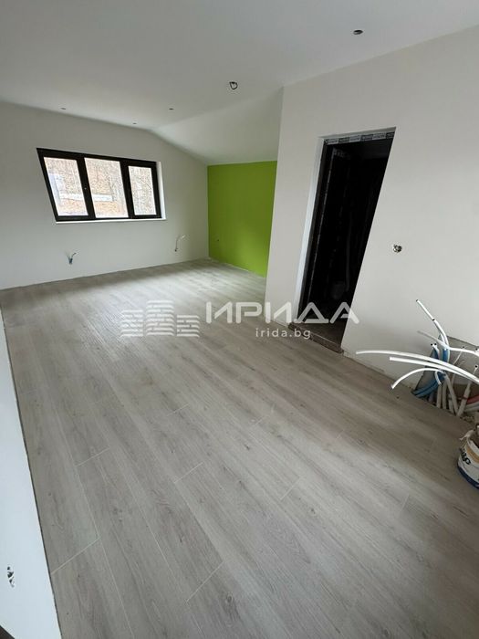 Къща в гр. Костинброд - с. Чибаовци 180m²