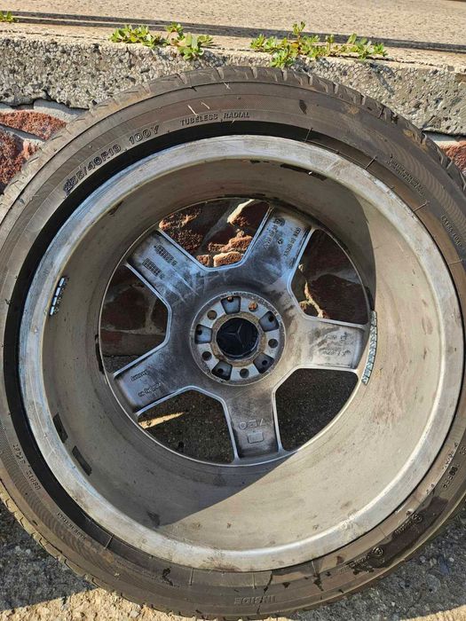 19 AMG Джанти с BRIDGESTONE 255/40/19. DOT4525