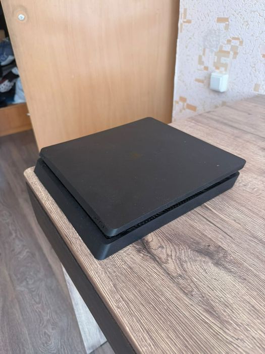Playstation 4 slim, читайте описание