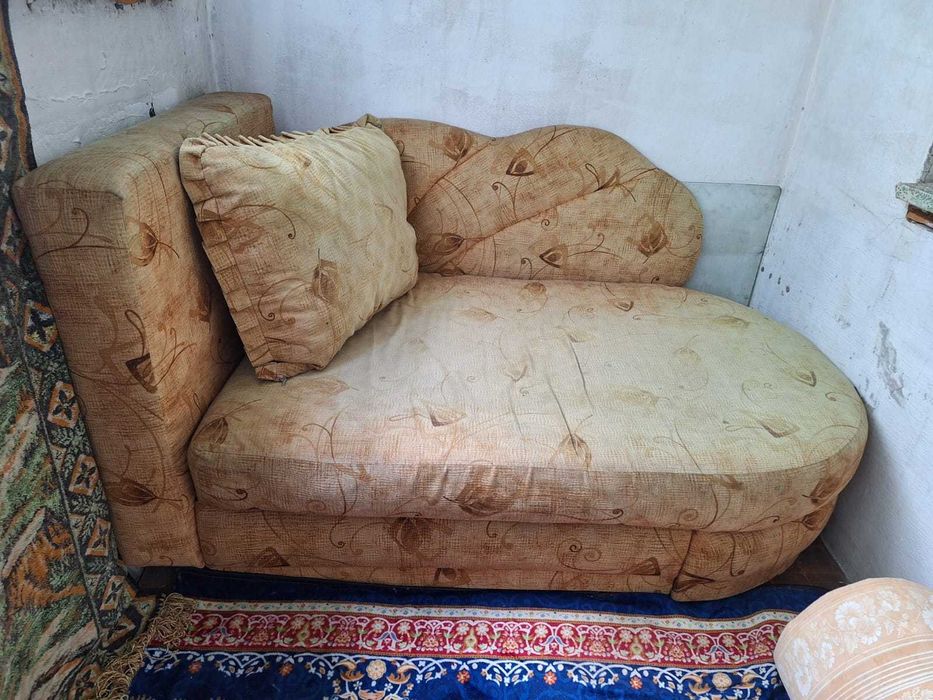 Отдам старую мебель даром