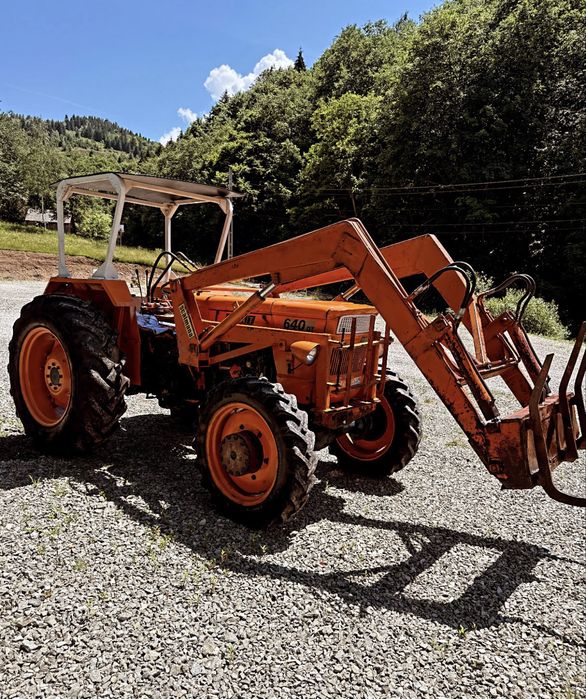 Tractor Fiat 640 in 4 pistone de 64 cp