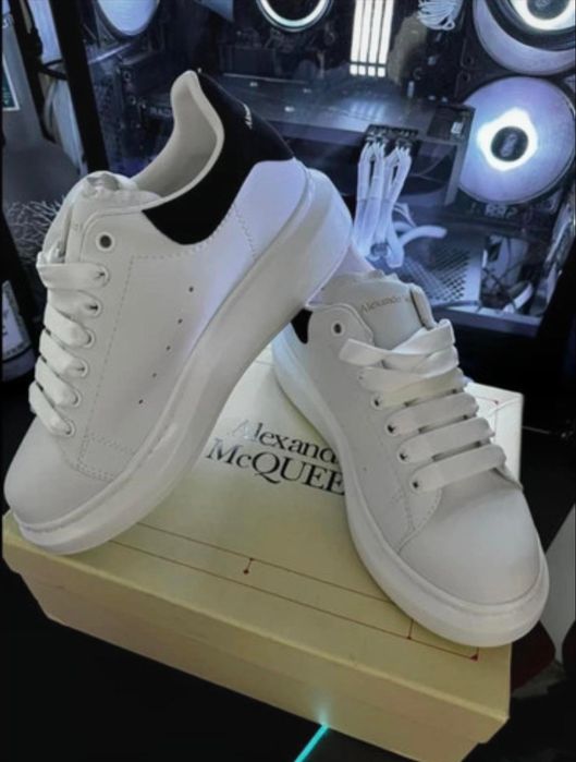 Adidași Alexander McQUEEN la DOAR 249