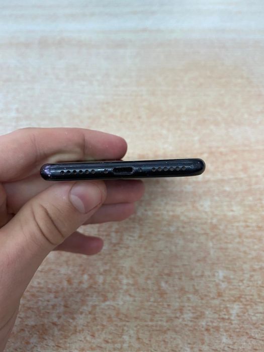 Продам iPhone 7 на 32гб