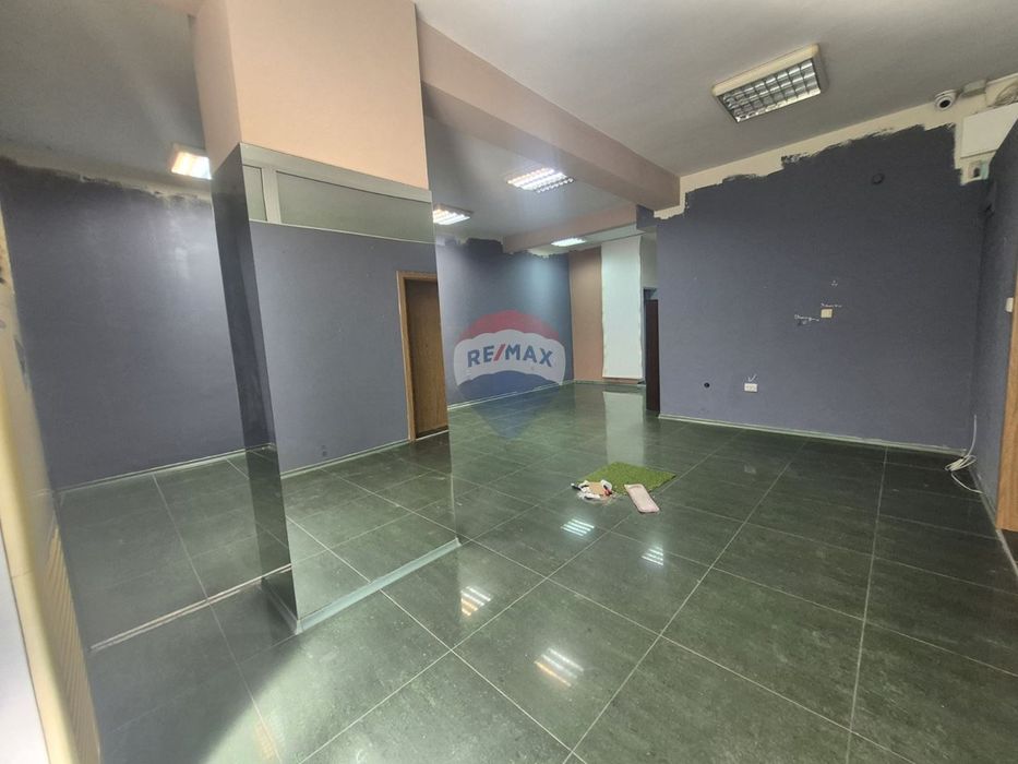 Офис под наем, района на Лятно Кино Тракия,гр.Варна,ДВ 4554