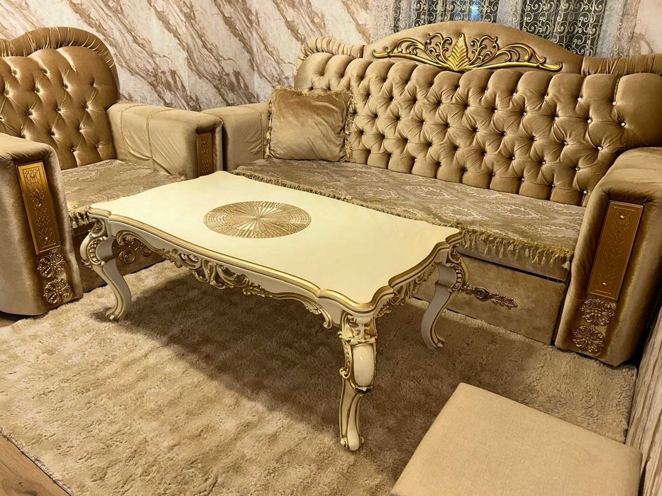 Холен диван с маса