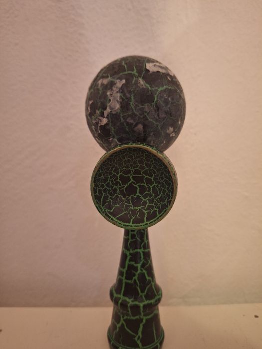 Kendama craked verde
